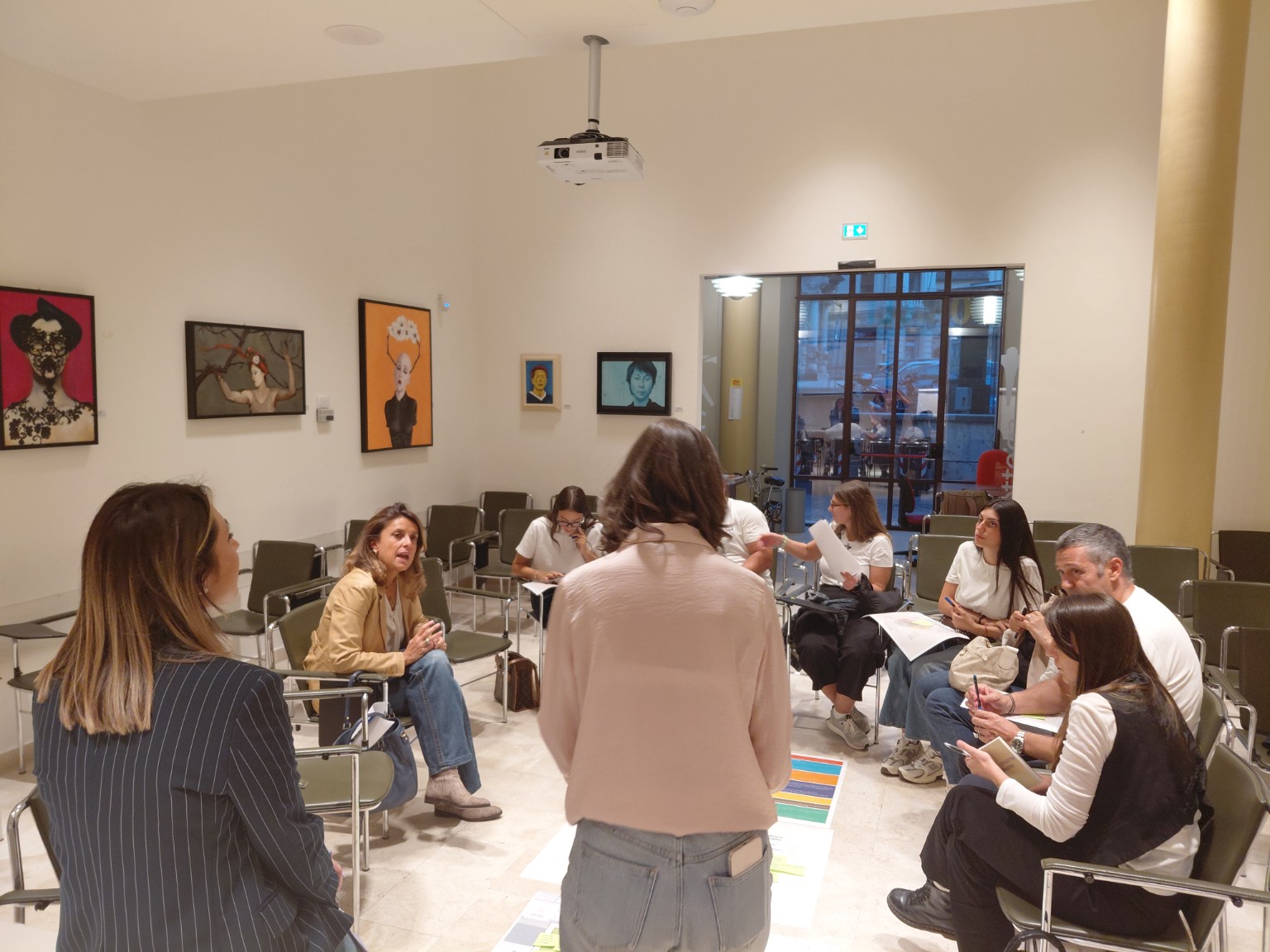 Un tavolo di confronto tra giovani e stakeholder alla Bottega del Terzo Settore